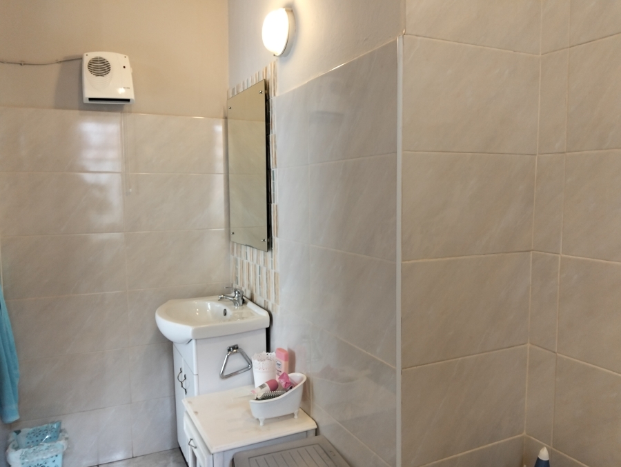 To Let 1 Bedroom Property for Rent in Greenside Gauteng