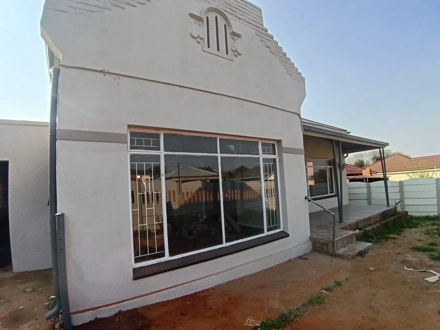 5 Bedroom Property for Sale in Brakpan Central Gauteng