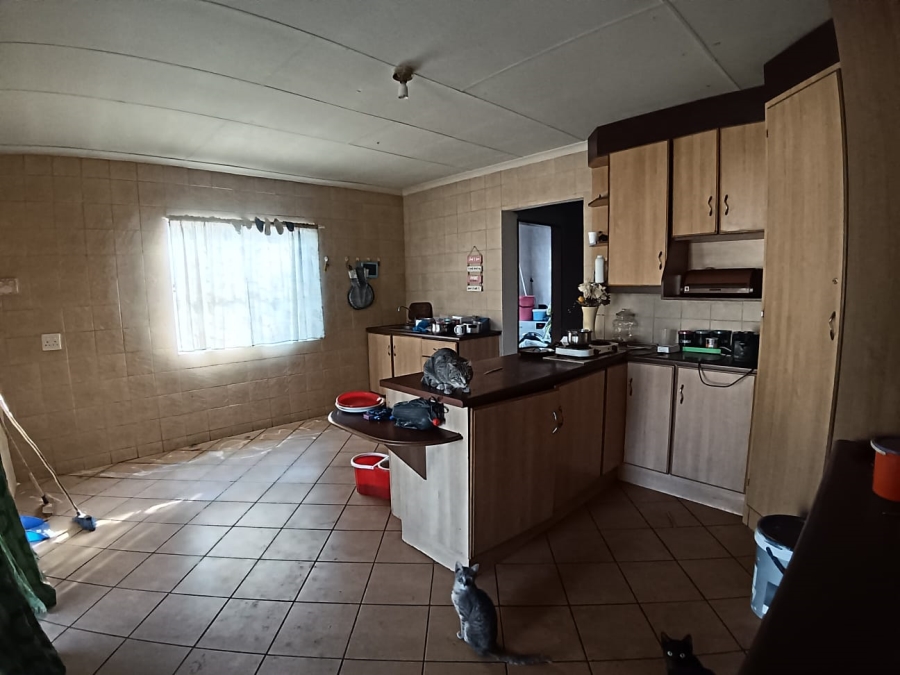 5 Bedroom Property for Sale in Brakpan Central Gauteng
