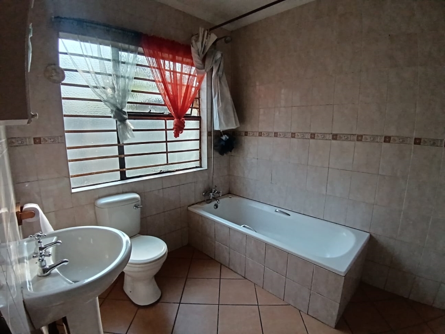 5 Bedroom Property for Sale in Brakpan Central Gauteng