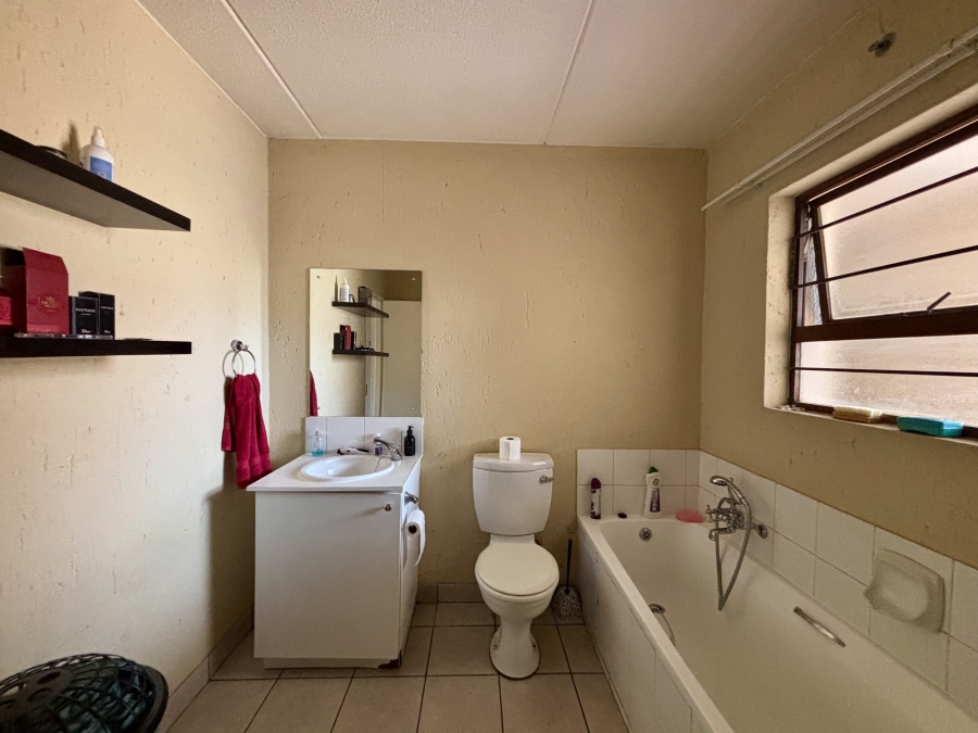To Let 1 Bedroom Property for Rent in Ferndale Gauteng