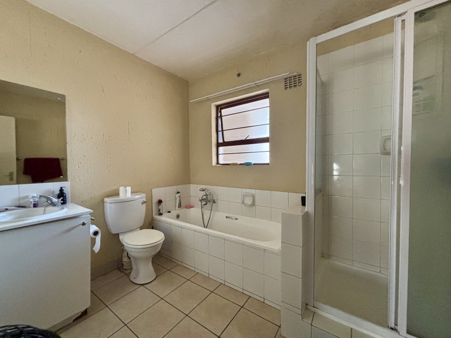 To Let 1 Bedroom Property for Rent in Ferndale Gauteng