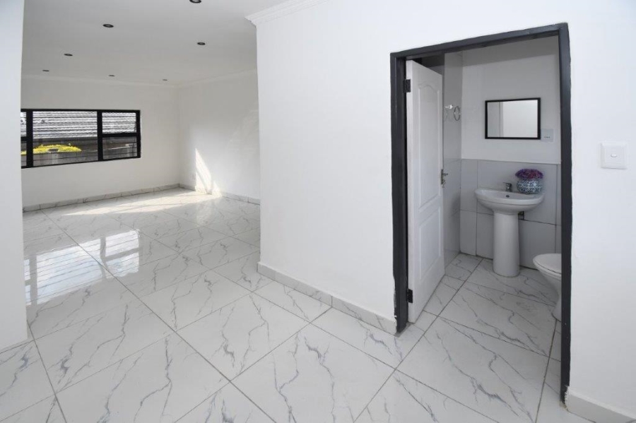 To Let 3 Bedroom Property for Rent in Northcliff Gauteng