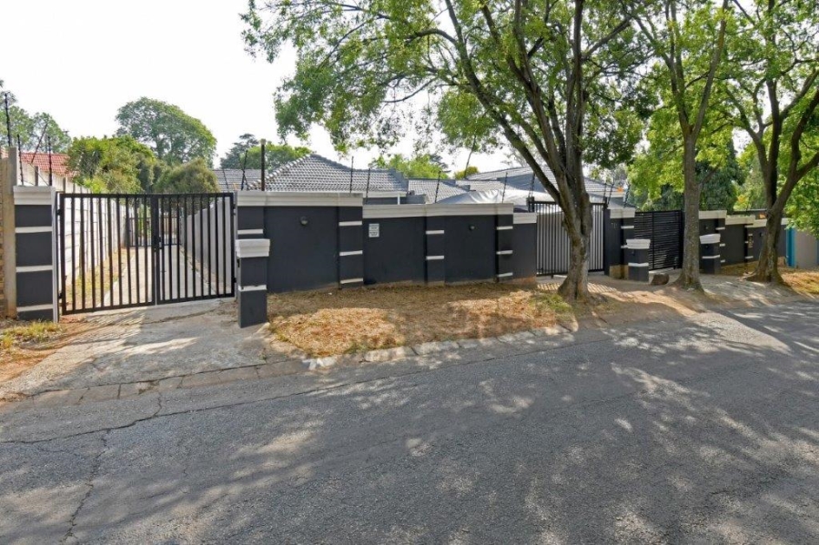 To Let 3 Bedroom Property for Rent in Northcliff Gauteng