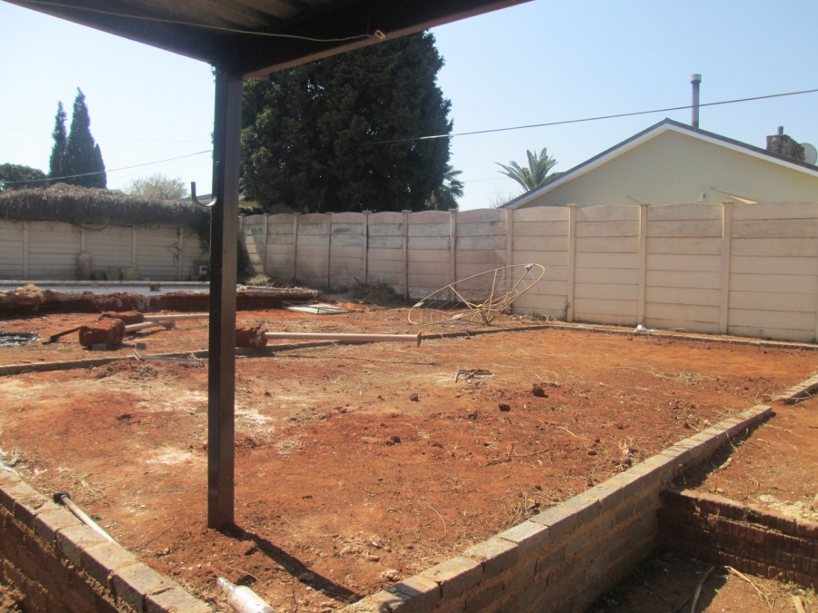 10 Bedroom Property for Sale in Wychwood Gauteng