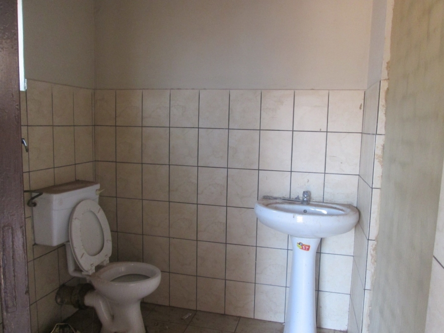 10 Bedroom Property for Sale in Wychwood Gauteng