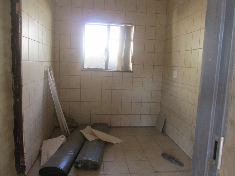 10 Bedroom Property for Sale in Wychwood Gauteng