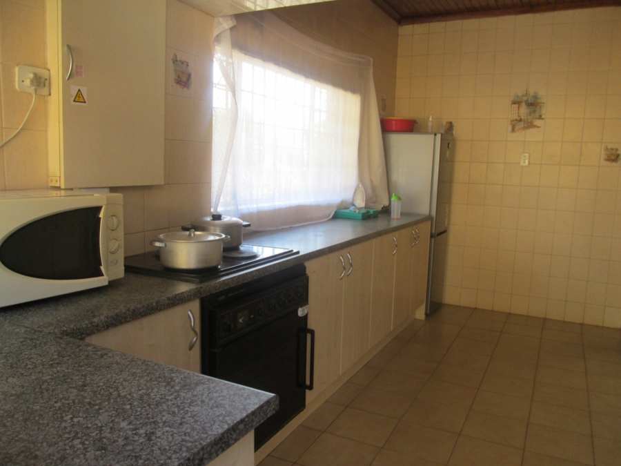 10 Bedroom Property for Sale in Wychwood Gauteng