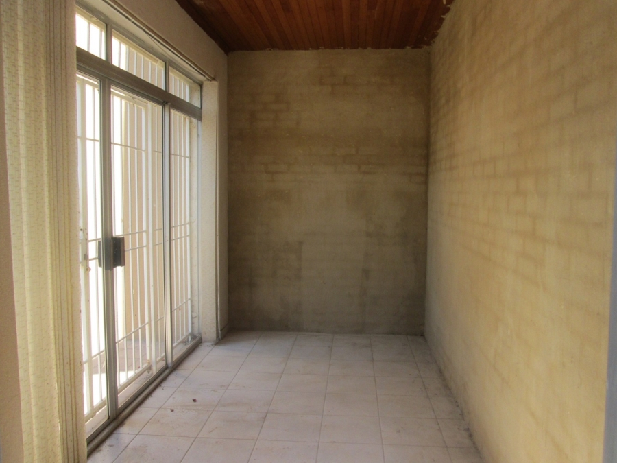 10 Bedroom Property for Sale in Wychwood Gauteng