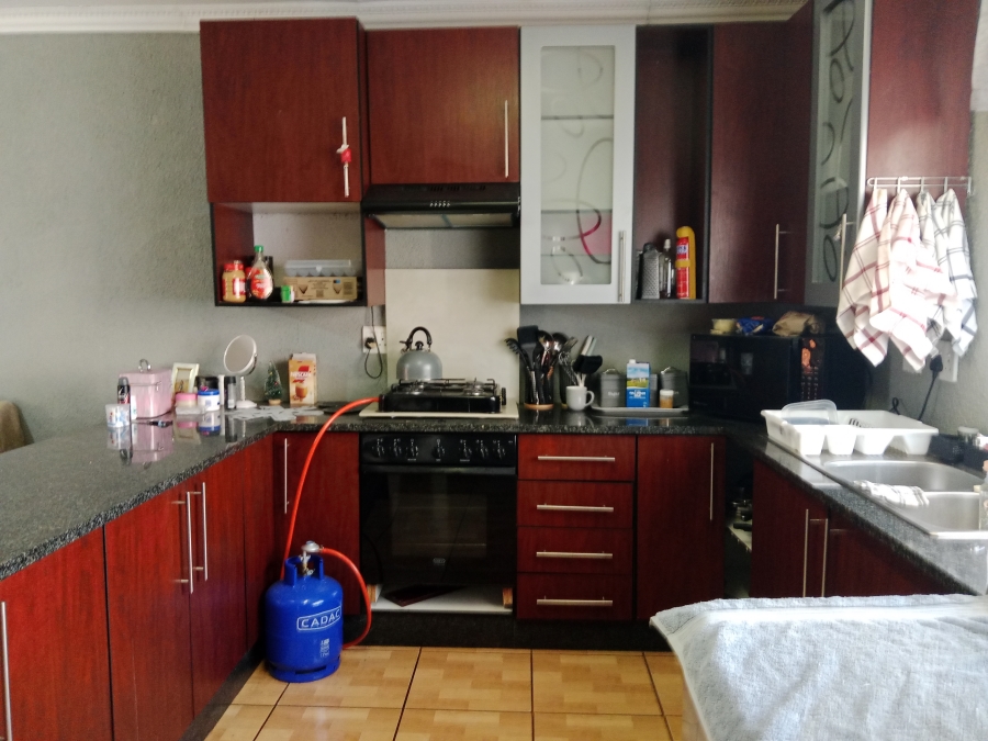 3 Bedroom Property for Sale in Brackendowns Gauteng