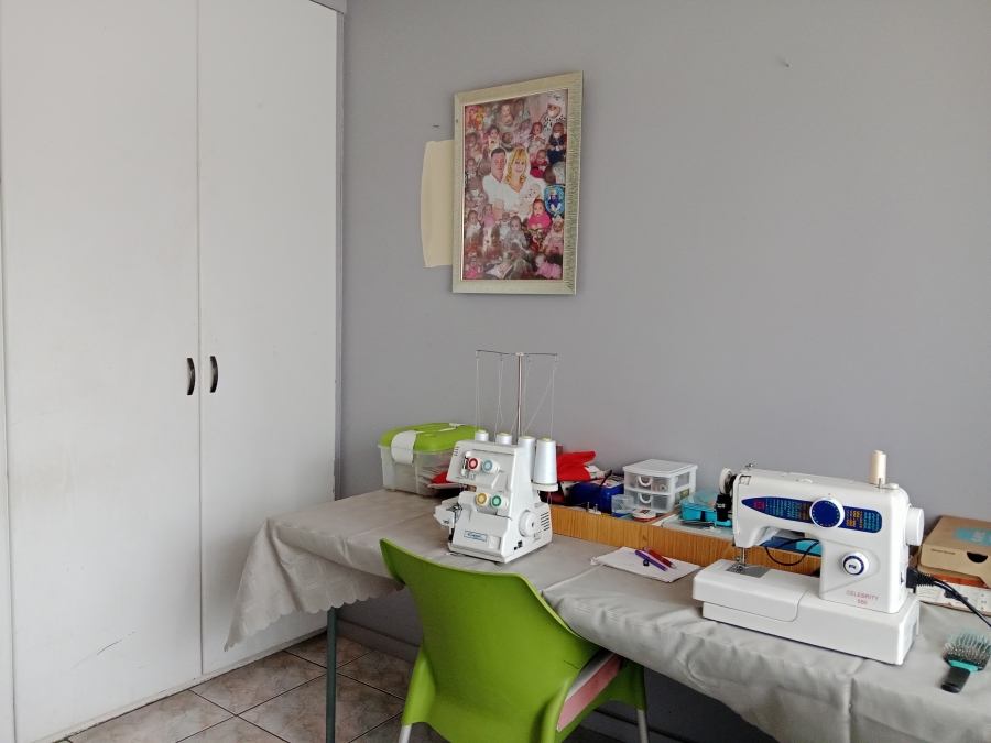 3 Bedroom Property for Sale in Brackendowns Gauteng
