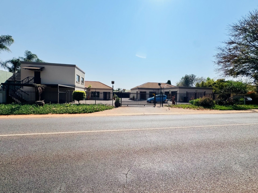 4 Bedroom Property for Sale in Annlin Gauteng