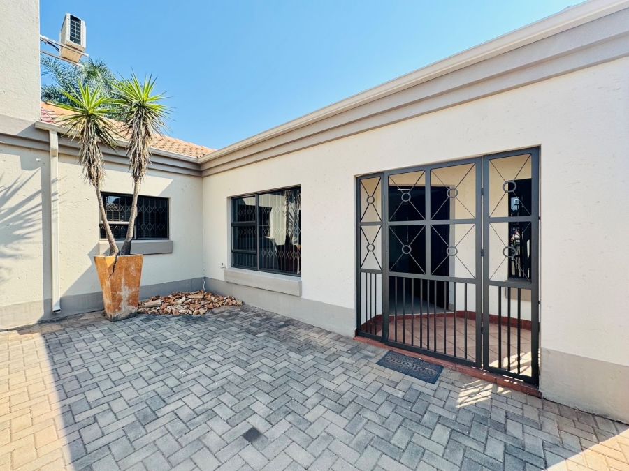 4 Bedroom Property for Sale in Annlin Gauteng