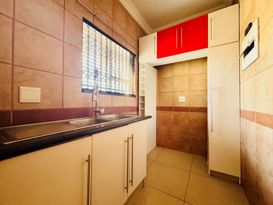 4 Bedroom Property for Sale in Annlin Gauteng