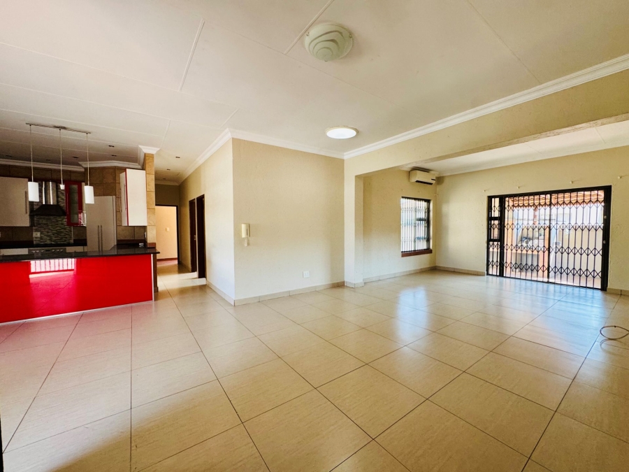 4 Bedroom Property for Sale in Annlin Gauteng