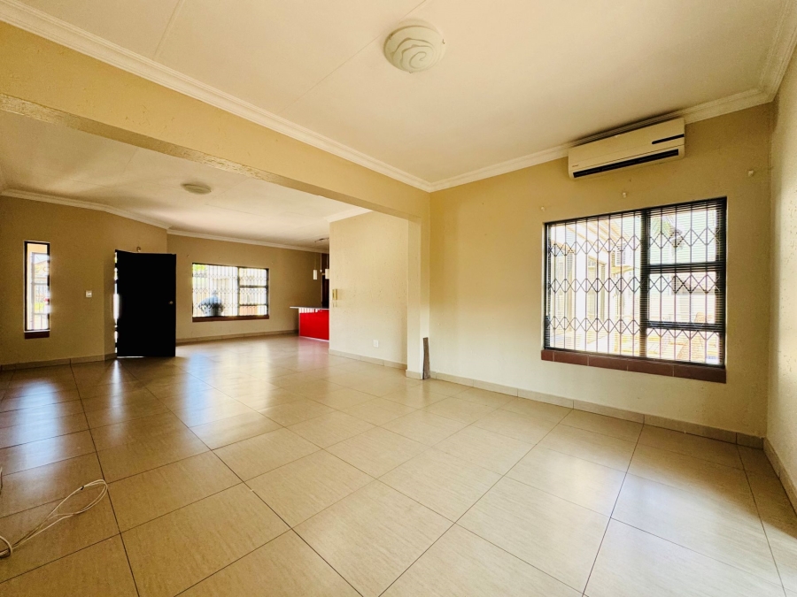4 Bedroom Property for Sale in Annlin Gauteng