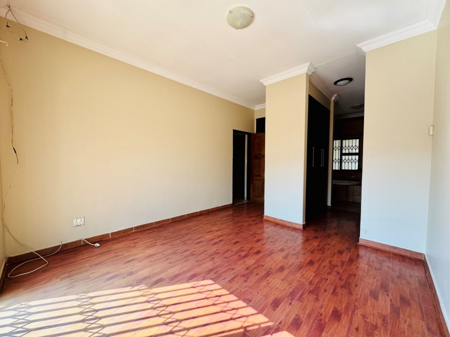 4 Bedroom Property for Sale in Annlin Gauteng