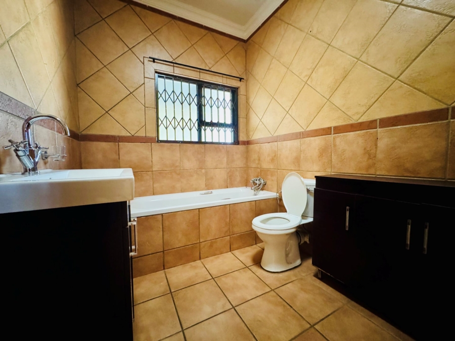 4 Bedroom Property for Sale in Annlin Gauteng