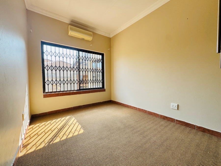 4 Bedroom Property for Sale in Annlin Gauteng