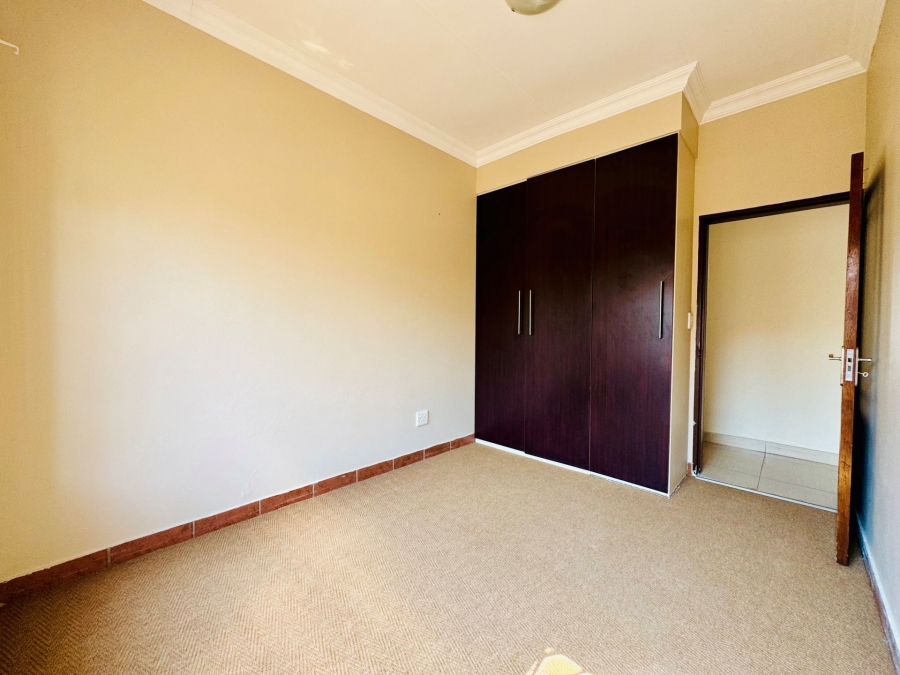 4 Bedroom Property for Sale in Annlin Gauteng