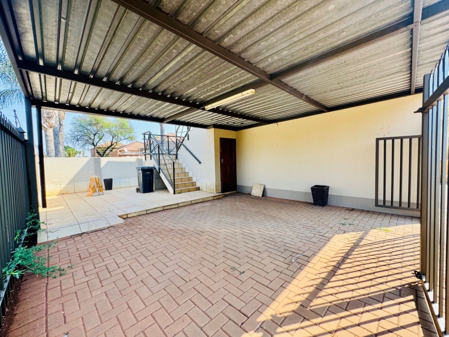 4 Bedroom Property for Sale in Annlin Gauteng