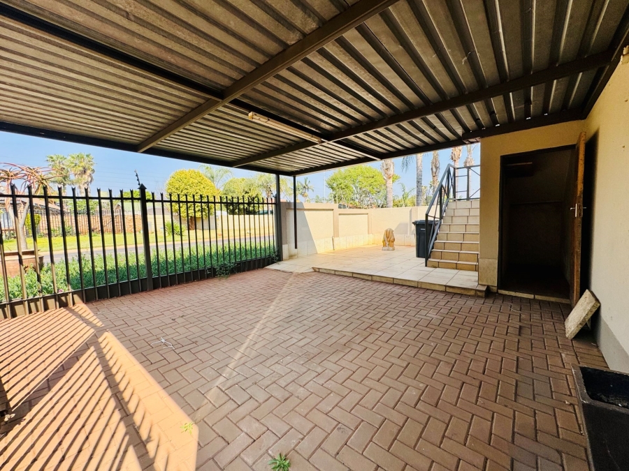 4 Bedroom Property for Sale in Annlin Gauteng