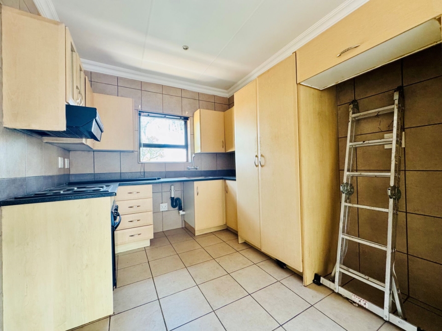 4 Bedroom Property for Sale in Annlin Gauteng