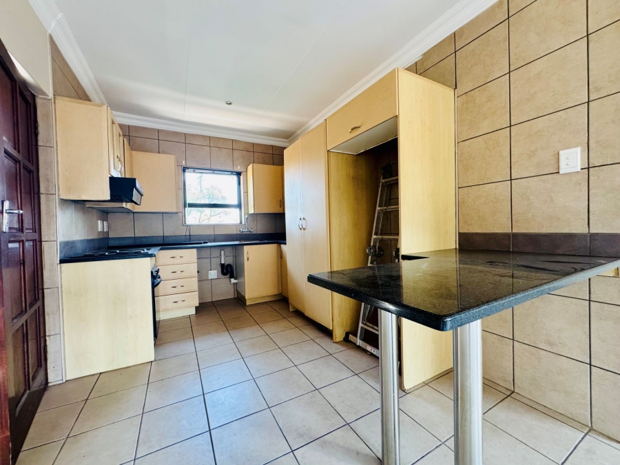 4 Bedroom Property for Sale in Annlin Gauteng