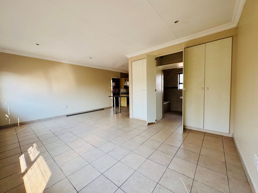 4 Bedroom Property for Sale in Annlin Gauteng
