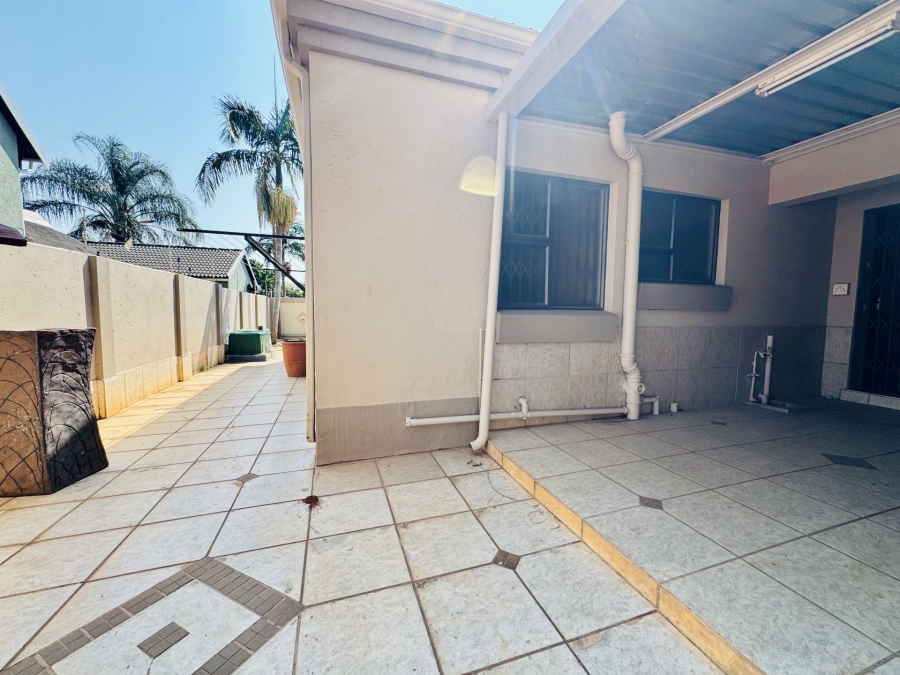 4 Bedroom Property for Sale in Annlin Gauteng