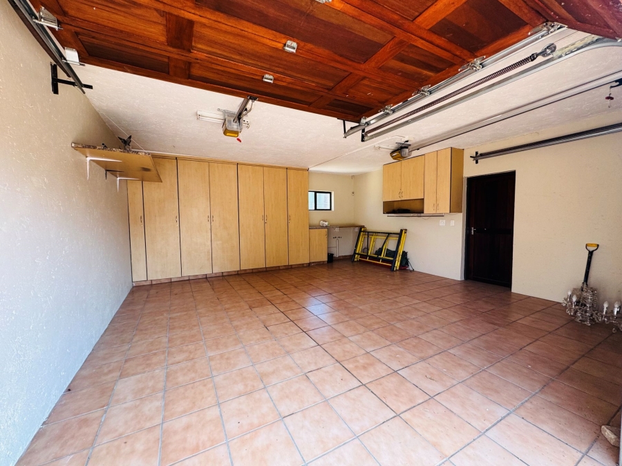 4 Bedroom Property for Sale in Annlin Gauteng