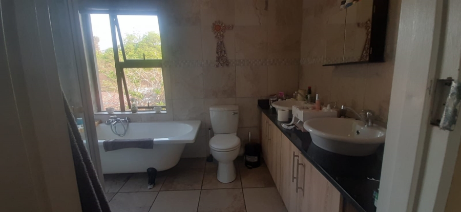 To Let 4 Bedroom Property for Rent in Rietondale Gauteng