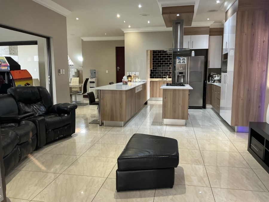 4 Bedroom Property for Sale in Blue Valley Golf Estate Gauteng