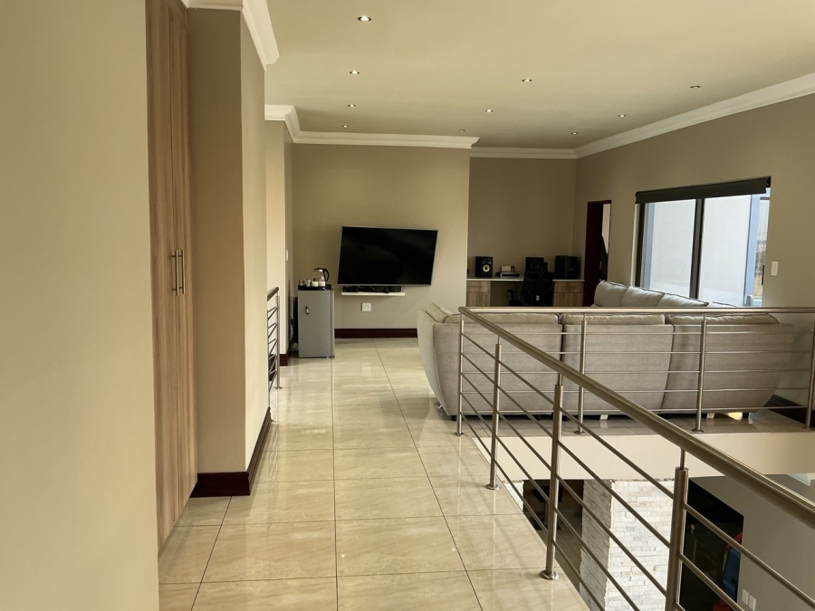 4 Bedroom Property for Sale in Blue Valley Golf Estate Gauteng