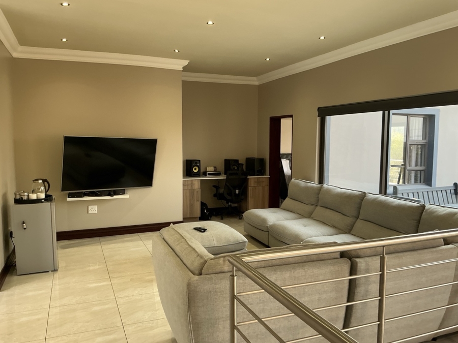 4 Bedroom Property for Sale in Blue Valley Golf Estate Gauteng