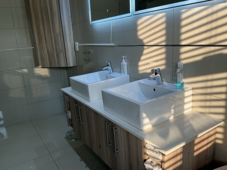 4 Bedroom Property for Sale in Blue Valley Golf Estate Gauteng