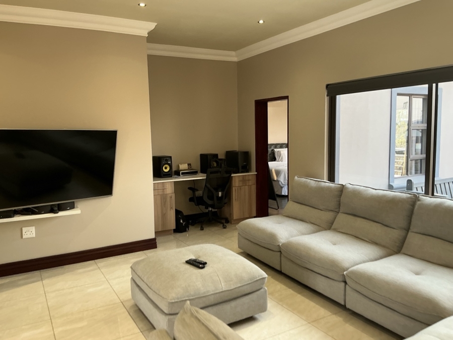 4 Bedroom Property for Sale in Blue Valley Golf Estate Gauteng
