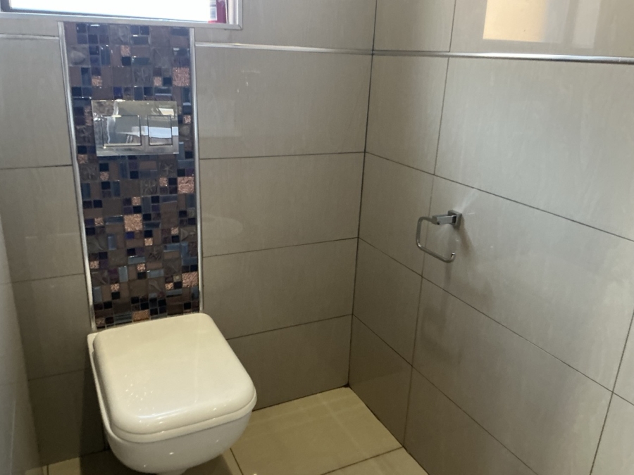 4 Bedroom Property for Sale in Blue Valley Golf Estate Gauteng