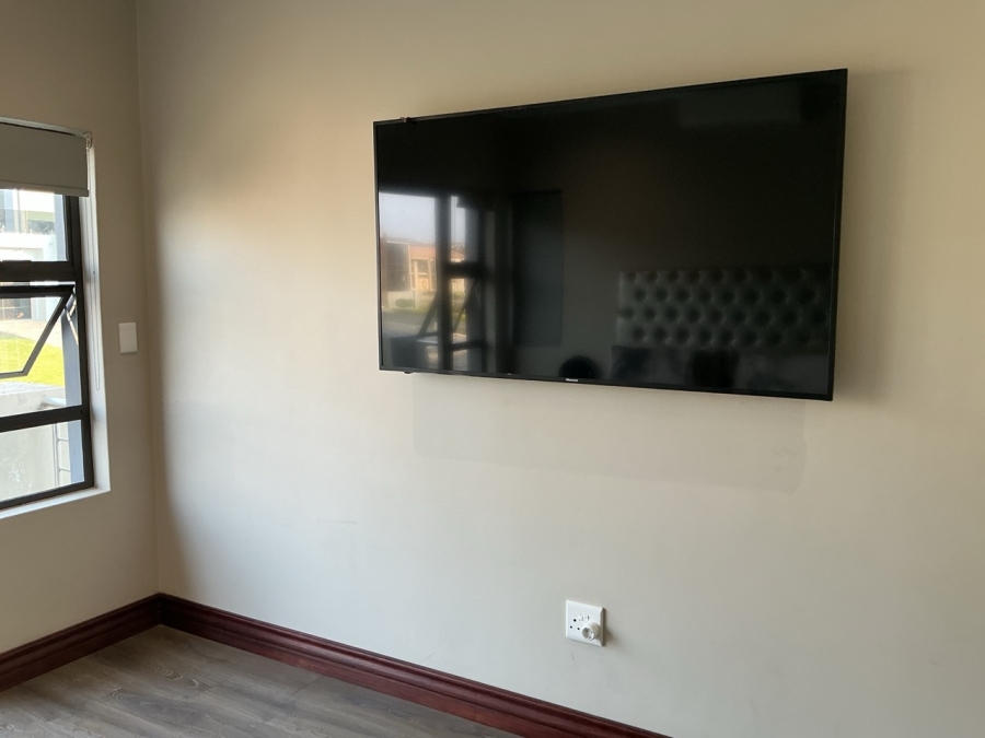 4 Bedroom Property for Sale in Blue Valley Golf Estate Gauteng