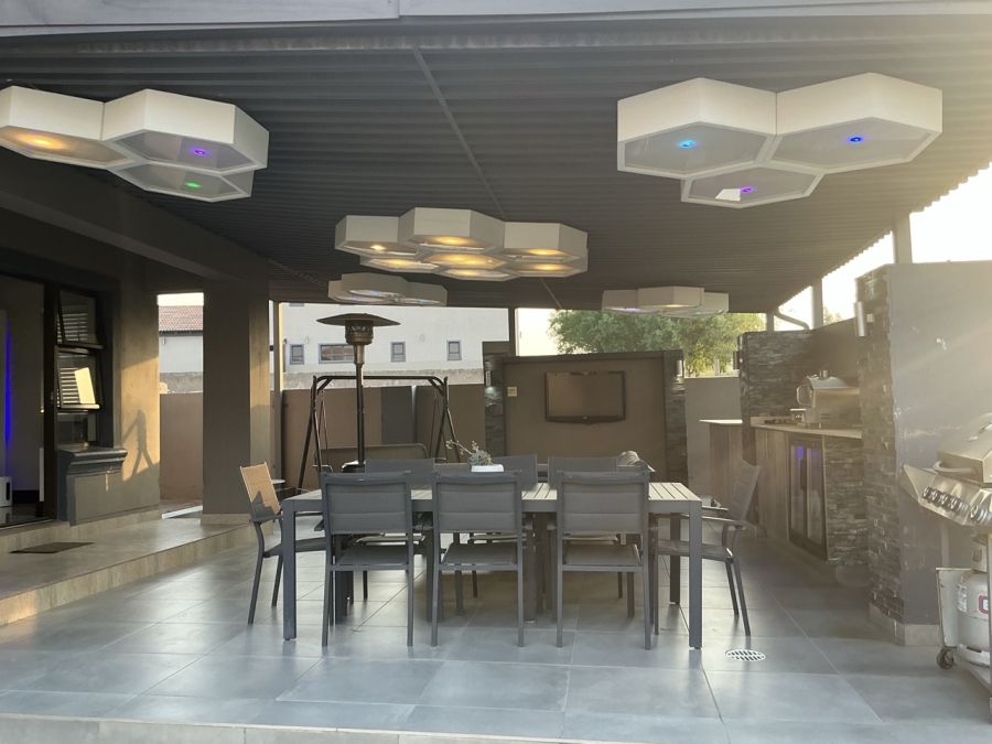 4 Bedroom Property for Sale in Blue Valley Golf Estate Gauteng
