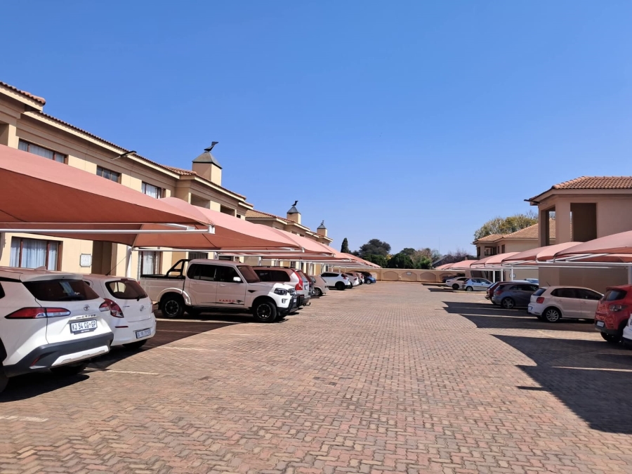 To Let 2 Bedroom Property for Rent in Kenleaf Gauteng