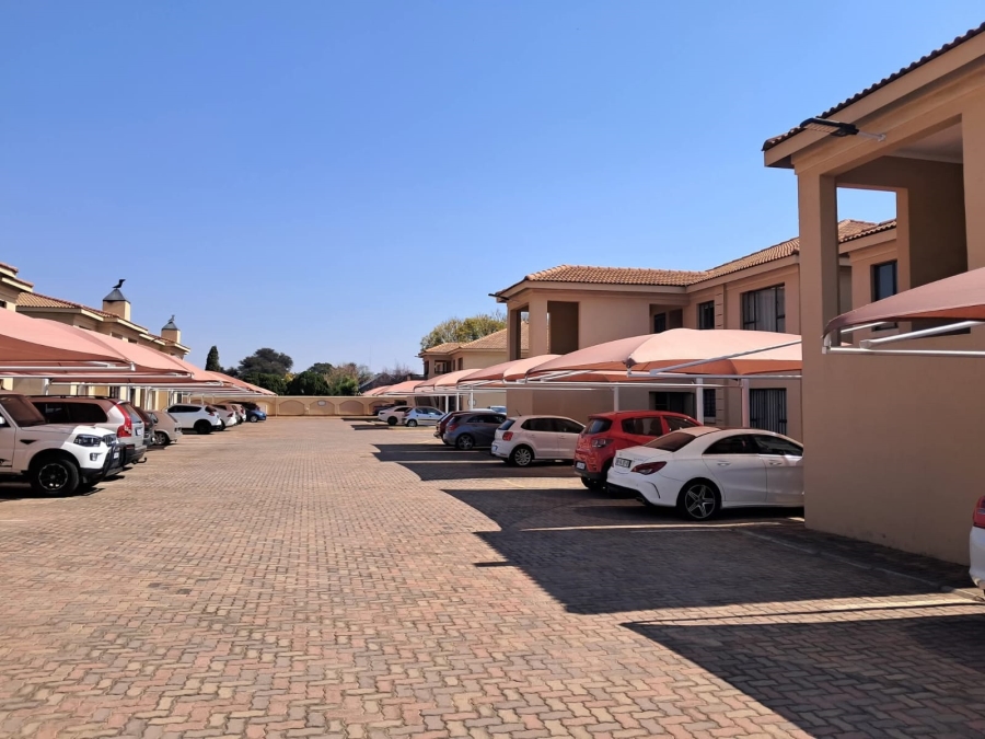 To Let 2 Bedroom Property for Rent in Kenleaf Gauteng
