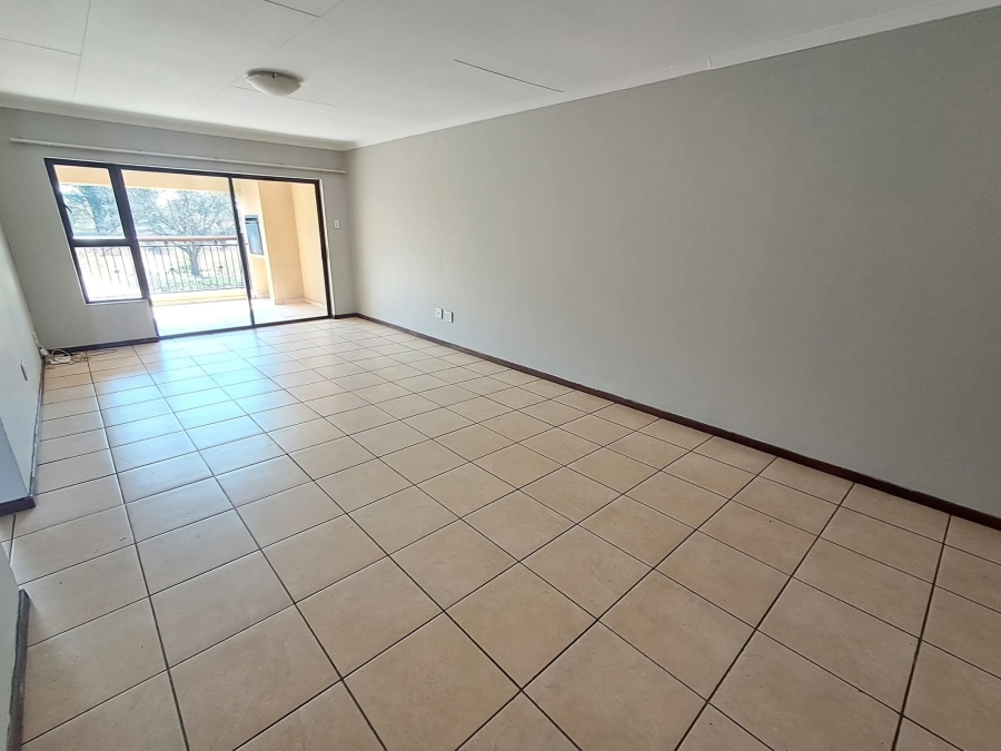To Let 2 Bedroom Property for Rent in Kenleaf Gauteng