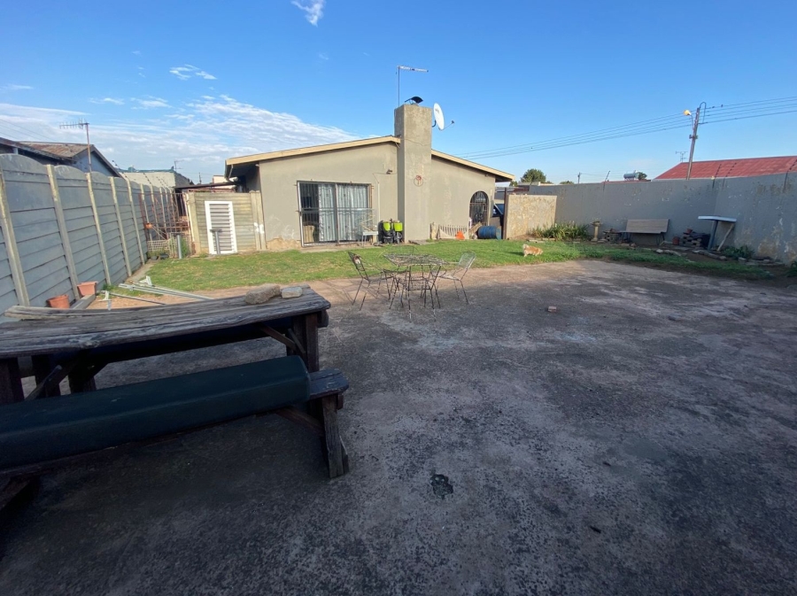 4 Bedroom Property for Sale in Eldorado Park Gauteng