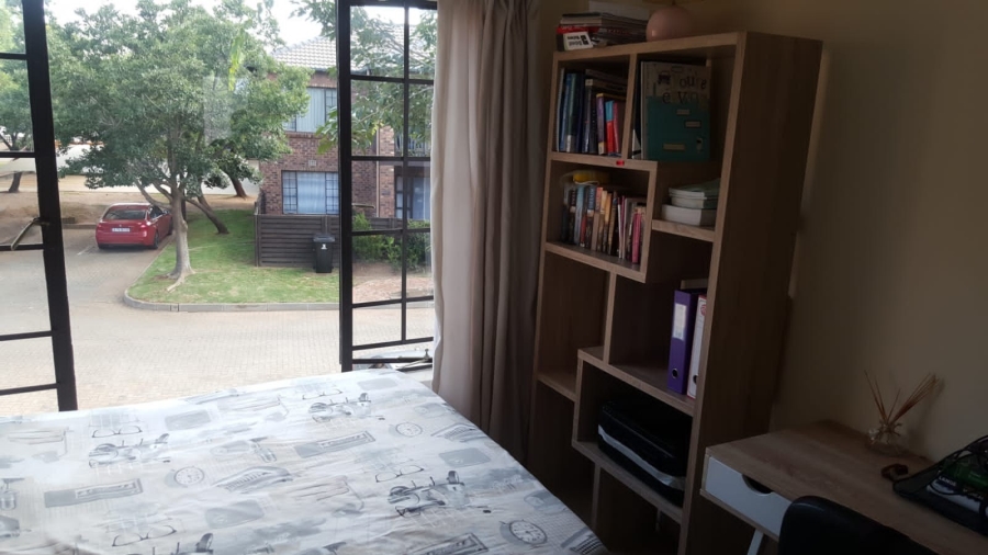 To Let 3 Bedroom Property for Rent in Sonneveld Gauteng