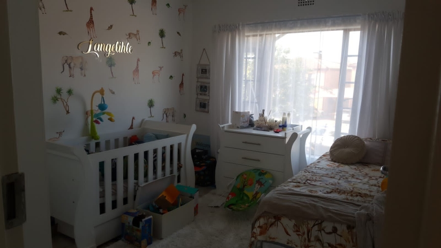 To Let 3 Bedroom Property for Rent in Sonneveld Gauteng