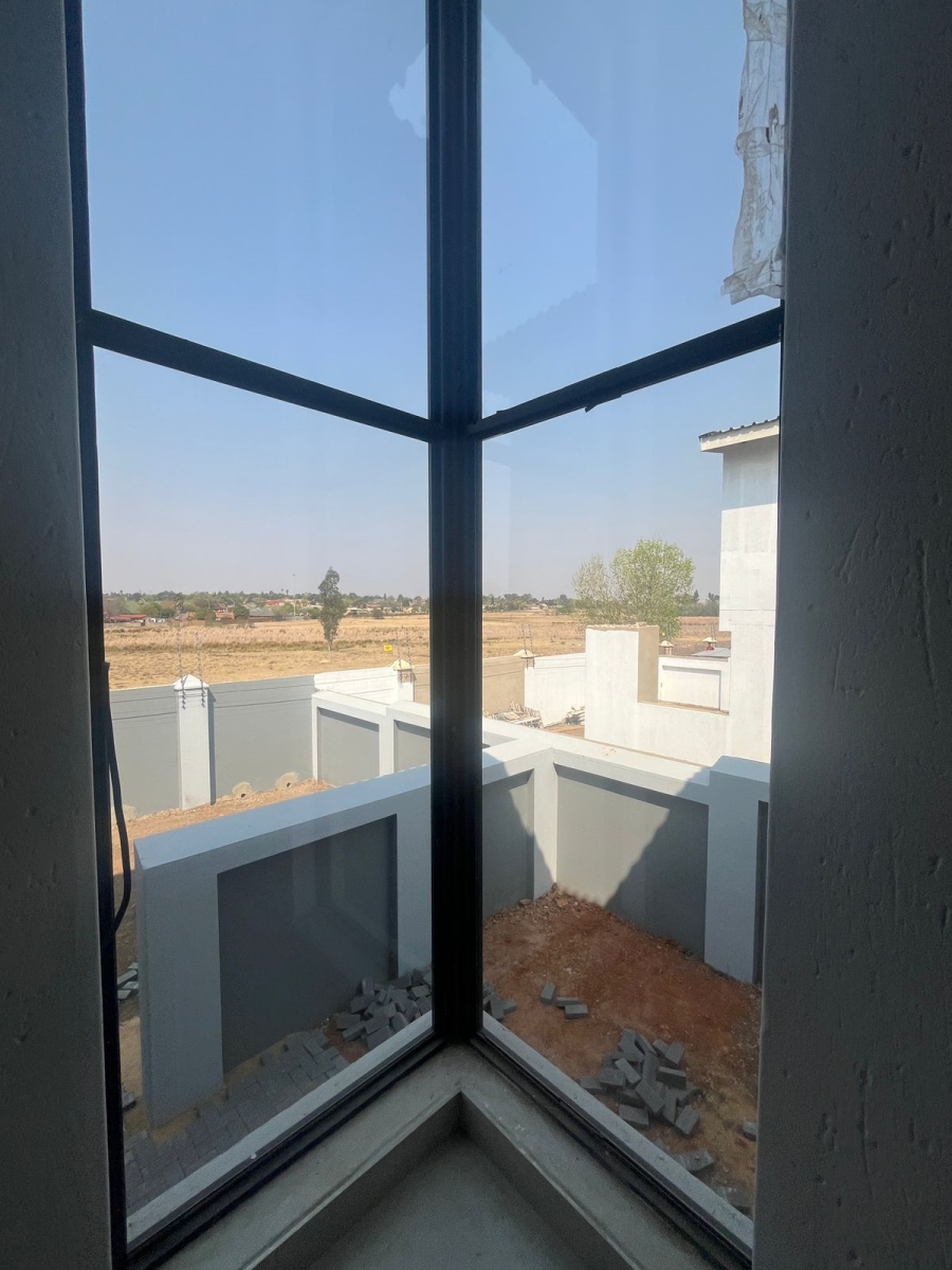 3 Bedroom Property for Sale in Helderwyk Gauteng