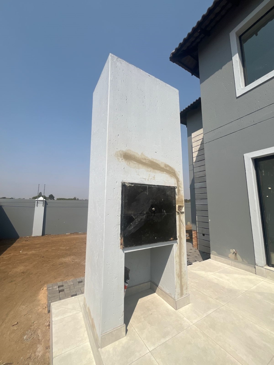 3 Bedroom Property for Sale in Helderwyk Gauteng