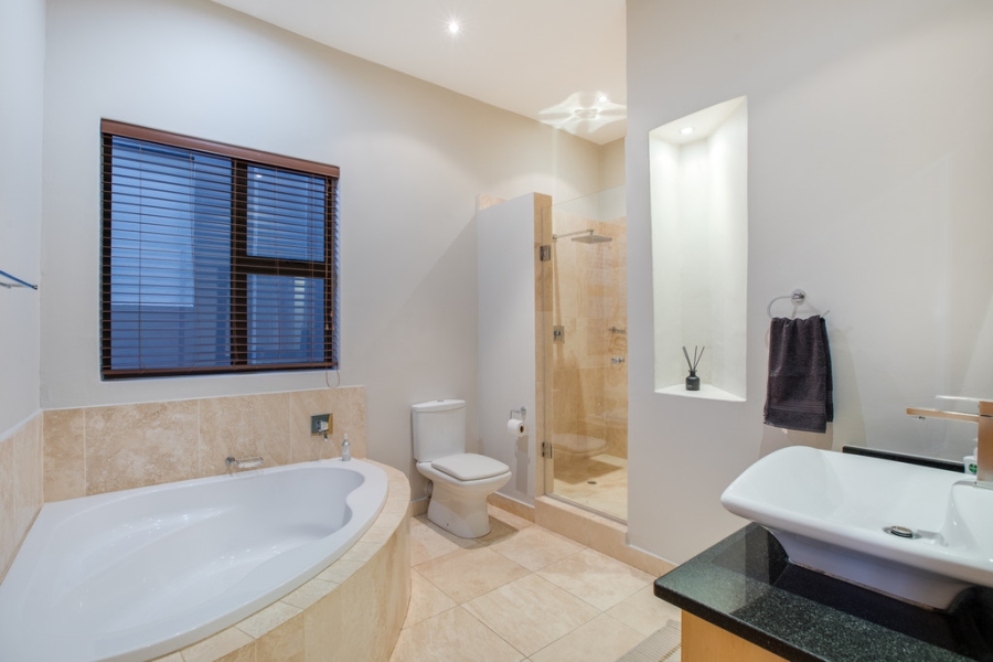 5 Bedroom Property for Sale in Bryanston Gauteng