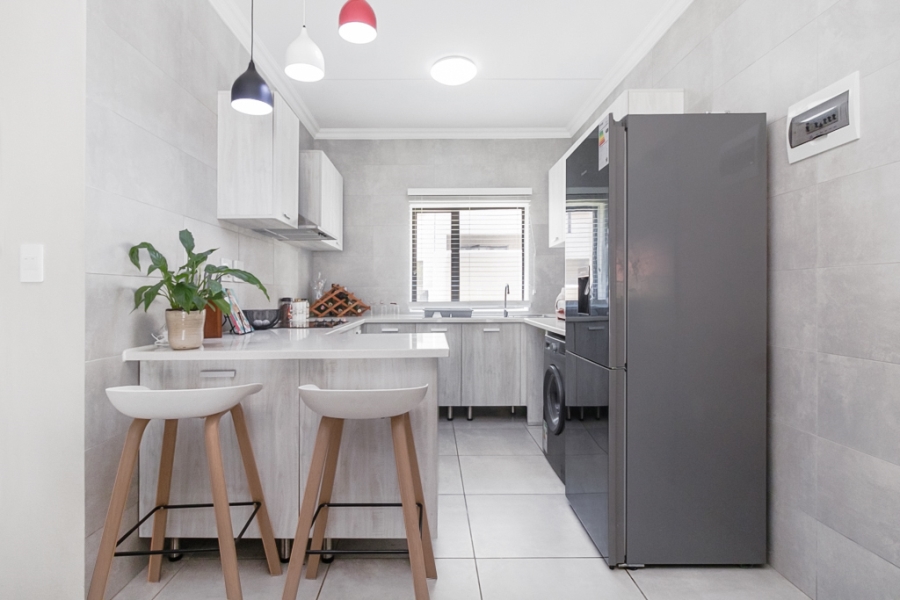 2 Bedroom Property for Sale in Broadacres Gauteng